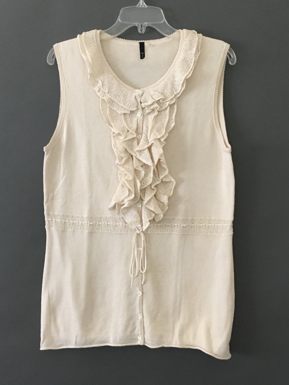 TAHARI Sleeveless Sweater Womens S Ivory Silk Ruffled Feminine Button Front